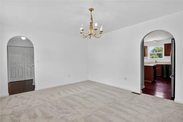 118 Tartan Rd gallery image 11