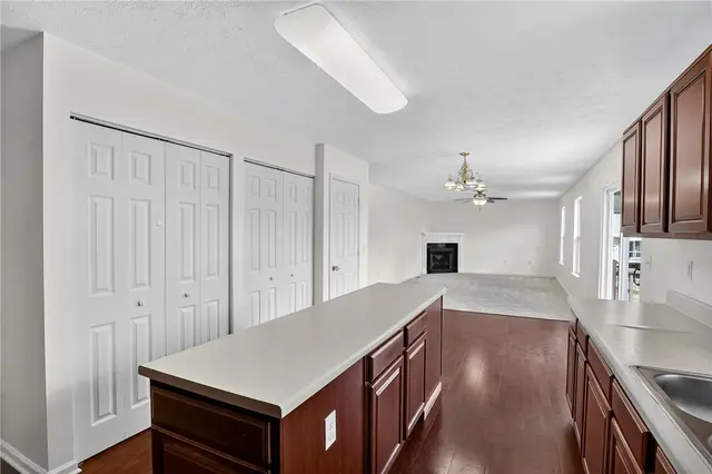 118 Tartan Rd gallery image 14