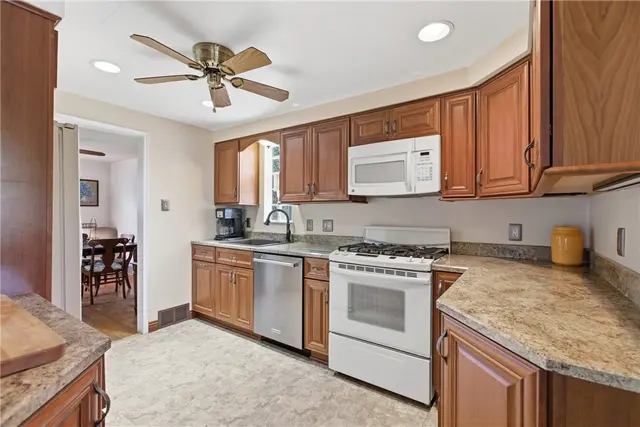 118 Tillotson Cir gallery image 9