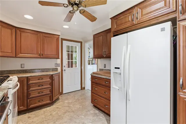 118 Tillotson Cir gallery image 24