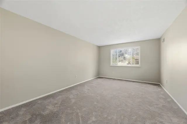 119 Cresent gallery image 28