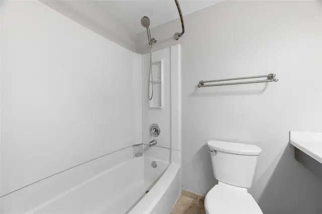 119 Cresent gallery image 33