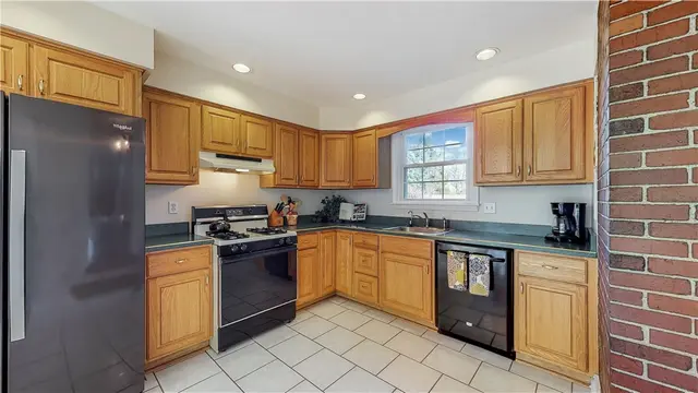 119 Highview Ave gallery image 6