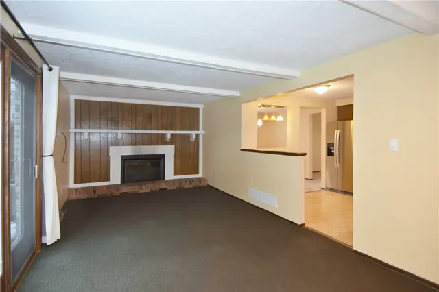 12 Oxford Ct gallery image 15