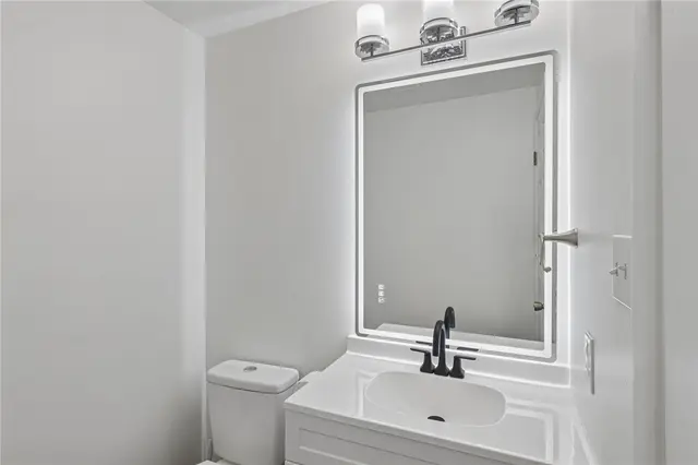 12 Pin Oak Ct gallery image 21