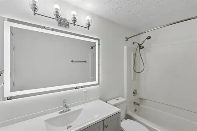 12 Pin Oak Ct gallery image 26