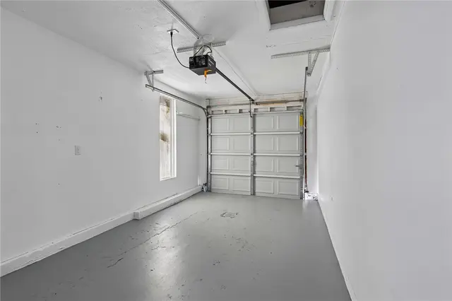 12 Pin Oak Ct gallery image 37