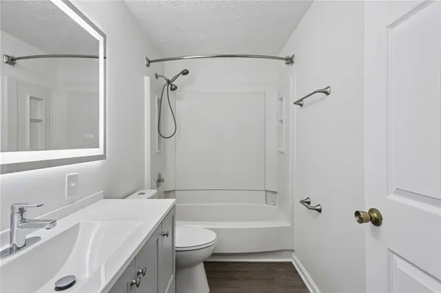 12 Pin Oak Ct gallery image 39
