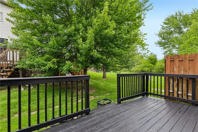12 Pin Oak Ct gallery image 40