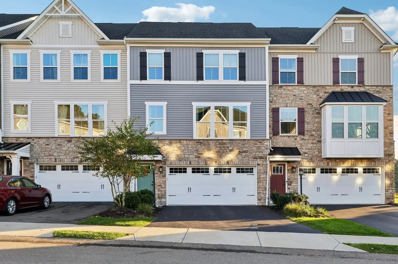 120 Curtis Ct