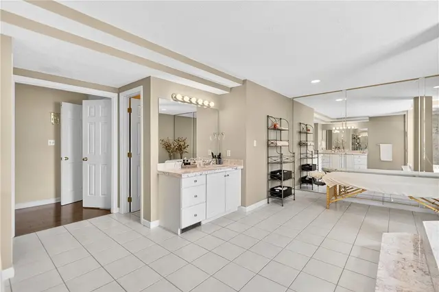 120 Hidden Oak Drive gallery image 24