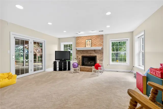 120 Hidden Oak Drive gallery image 29