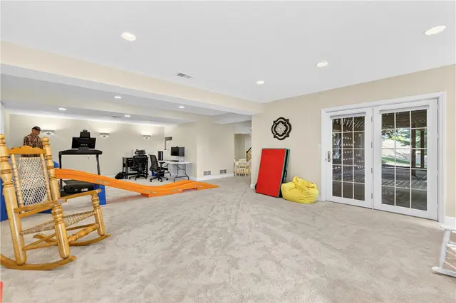 120 Hidden Oak Drive gallery image 38