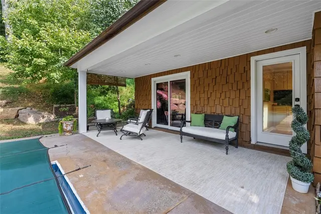 120 Hill Rd gallery image 21