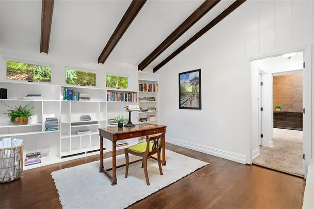 120 Hill Rd gallery image 32