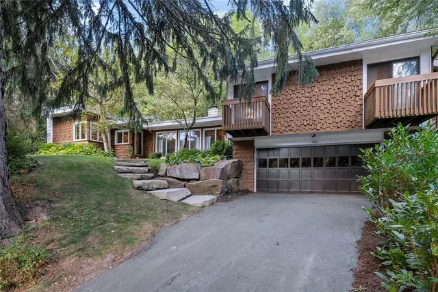 120 Hill Rd