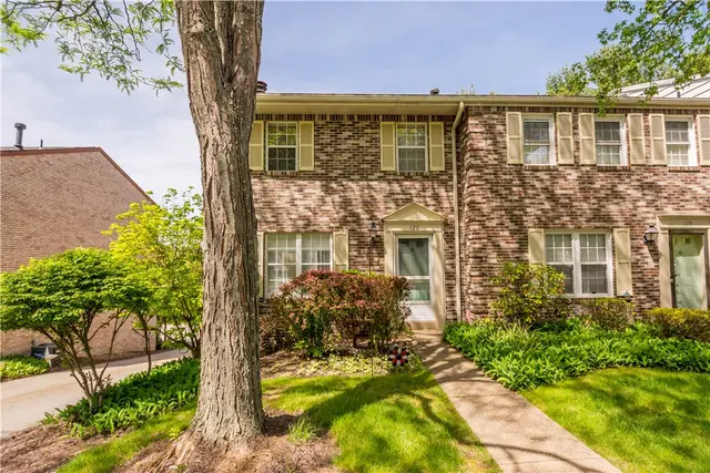 120 Inverness Dr