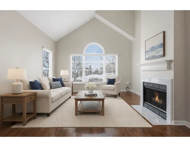 120 Linden Ct gallery image 3