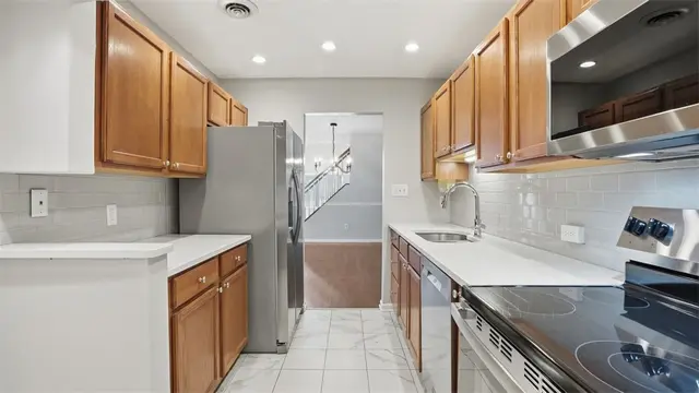 120 Linden Ct gallery image 7