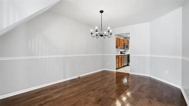 120 Linden Ct gallery image 13
