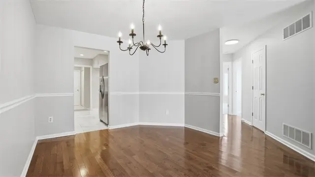 120 Linden Ct gallery image 15