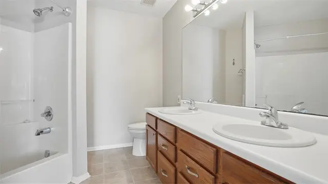 120 Linden Ct gallery image 22
