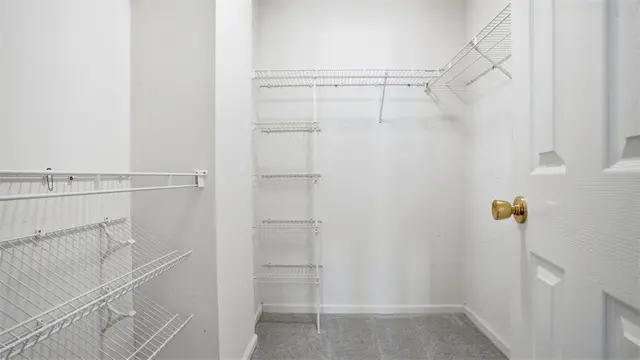 120 Linden Ct gallery image 34