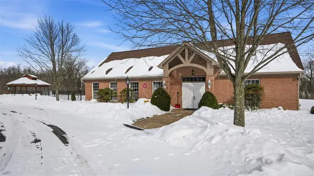120 Linden Ct gallery image 41