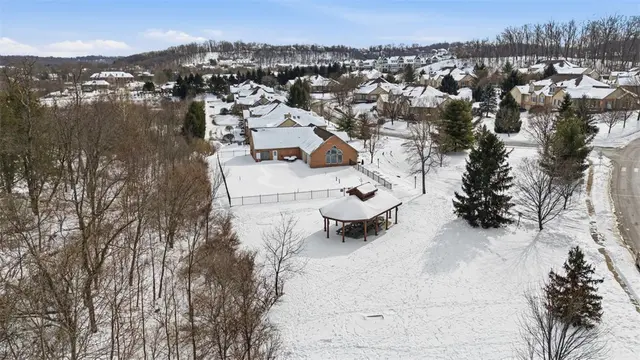120 Linden Ct gallery image 46