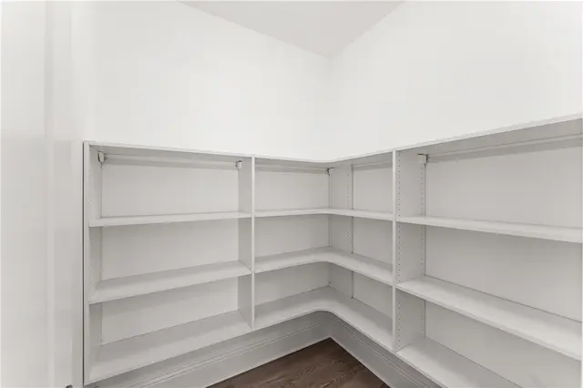 120 Rainier Ln gallery image 10