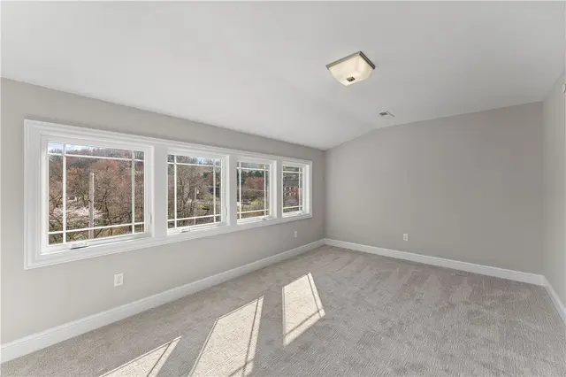 120 Rainier Ln gallery image 17