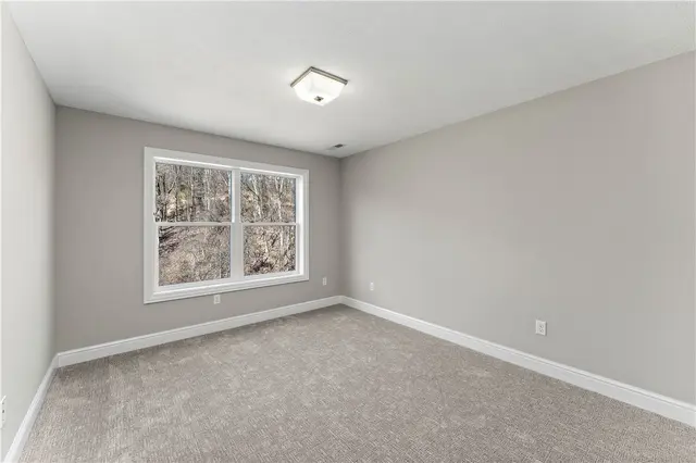 120 Rainier Ln gallery image 25