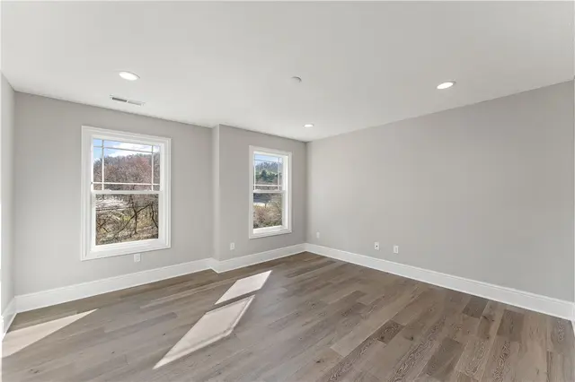120 Rainier Ln gallery image 29