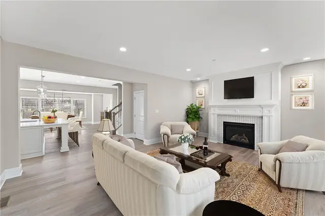 120 Rainier Ln gallery image 32