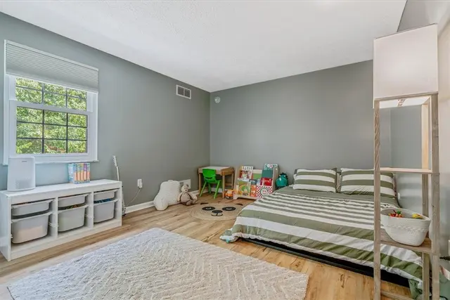 120 Shannon Drive gallery image 31