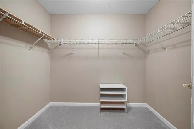 120 Walker Lane gallery image 4