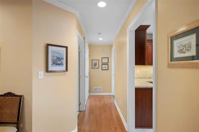 120 Walker Lane gallery image 6