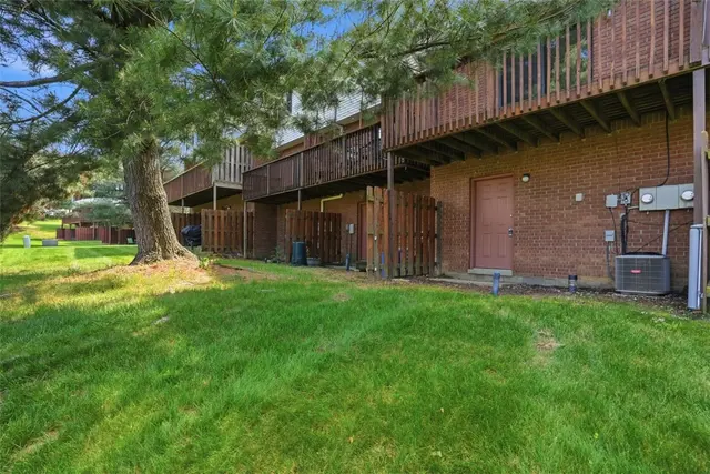 120 Woodhaven Dr gallery image 4