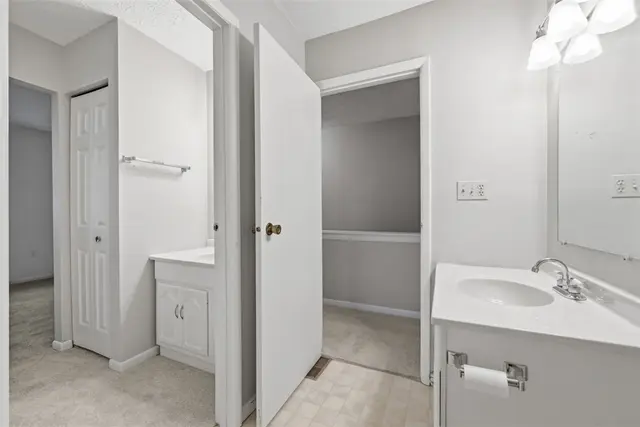 120 Woodhaven Dr gallery image 7