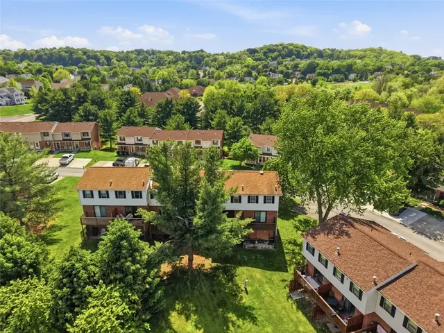 120 Woodhaven Dr gallery image 8