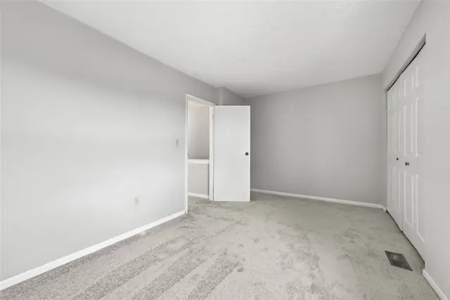 120 Woodhaven Dr gallery image 16