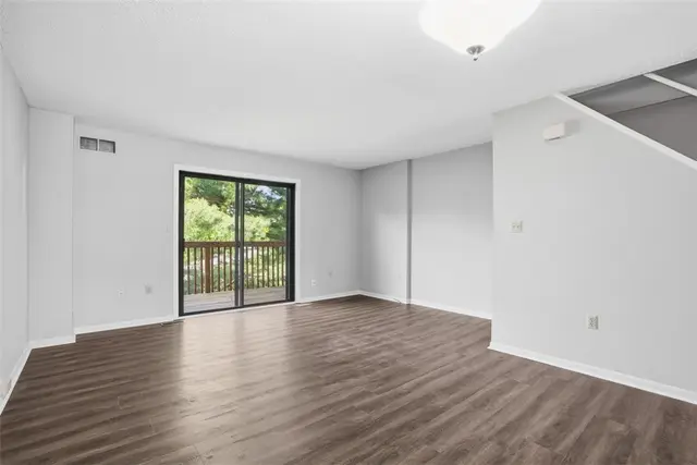 120 Woodhaven Dr gallery image 22
