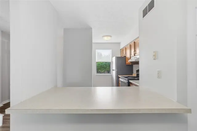 120 Woodhaven Dr gallery image 30