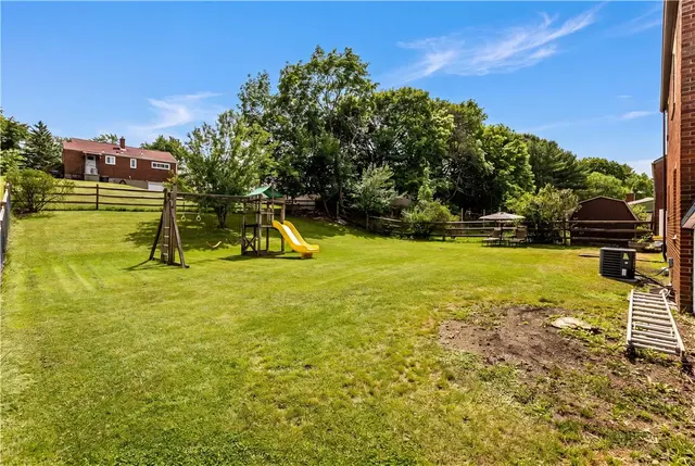1200 Hazlett Rd gallery image 4