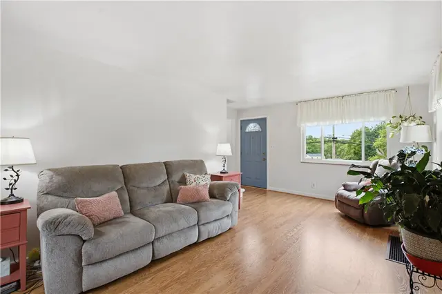 1200 Hazlett Rd gallery image 30