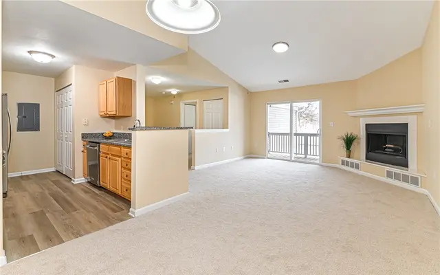 1201 Lenox Oval gallery image 26