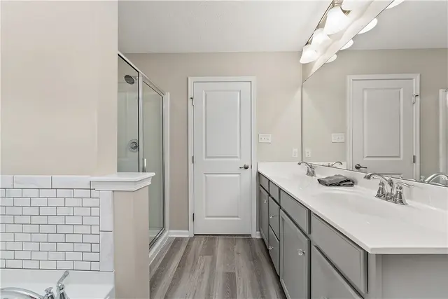 1203 Pointe View Drive gallery image 18