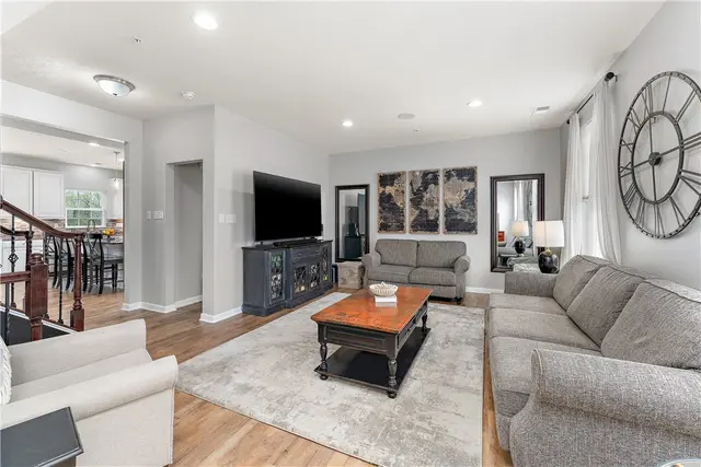 1203 Pointe View Drive gallery image 23
