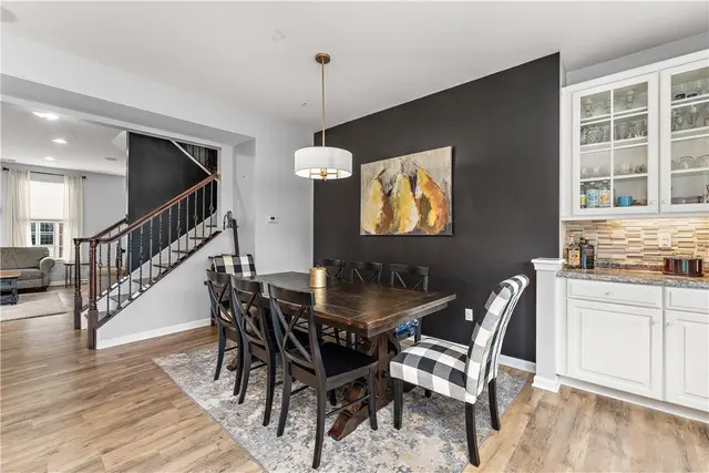 1203 Pointe View Drive gallery image 34