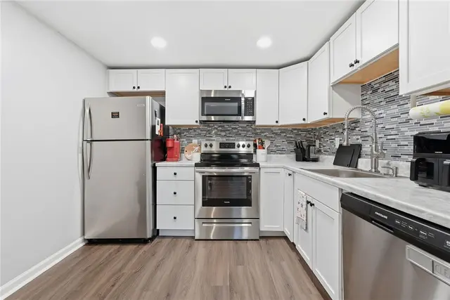 1204 Dutilh Rd 1 gallery image 27